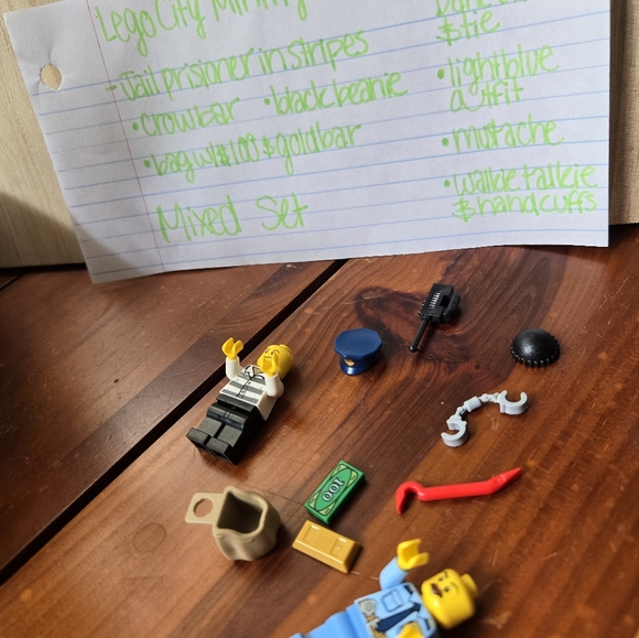 Lego city minifig mixed set police man jail prisoner stripes crowbar blue crook - Picture 8 of 11